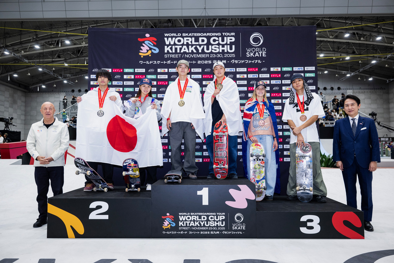 涙の女子決勝と讃えあう男子決勝「ワールドスケートボードストリート